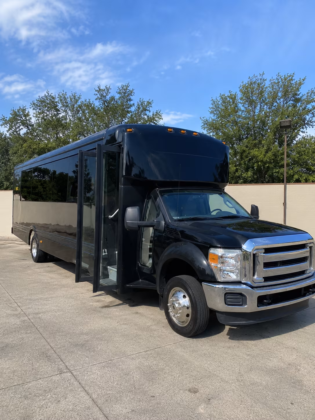 morgan hill 20 passenger party bus