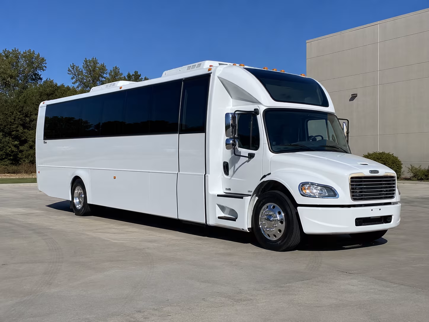 morgan hill 28 passenger party bus